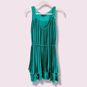 Emerald green pleat dress by Warehouse US 2